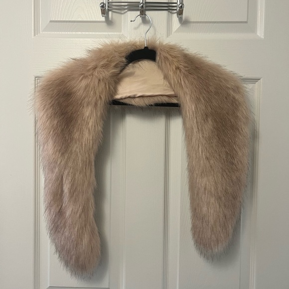 ✨ Blush Pink and Gray Faux Fur Stole/Wrap - Picture 5 of 5